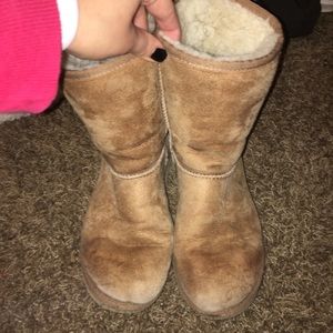 Chestnut uggs